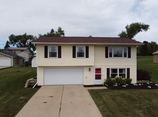 1024 Quarry Ave SW, Cedar Rapids, IA 52404