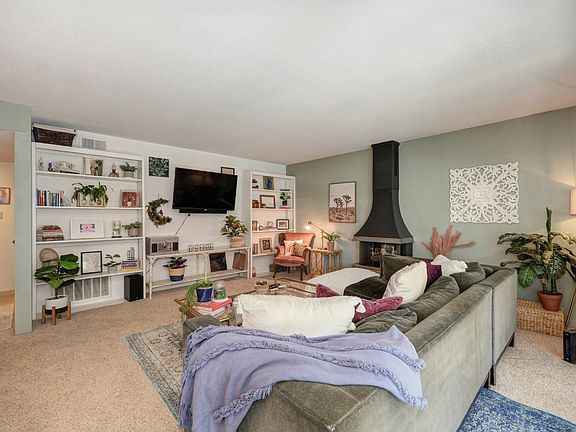 3rd image of 5943 Via Casitas