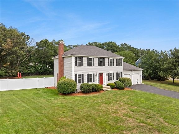 2nd image of 3 Maura Elizabeth Ln