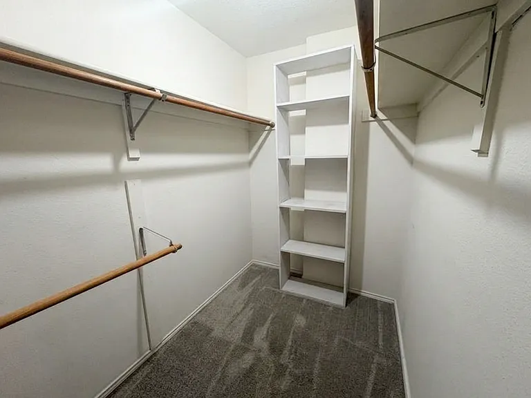 1404 Daffodil Ln — Photo 15