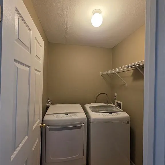 7067 Brookview Cir — Photo 17
