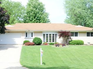 1300 Indian Hill Dr, Schaumburg, IL 60193