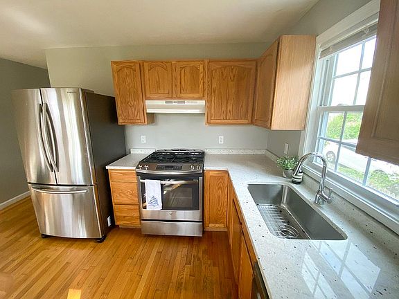 Prepare your dream meals with large sink and high BTU burners and spacious French door fridge.