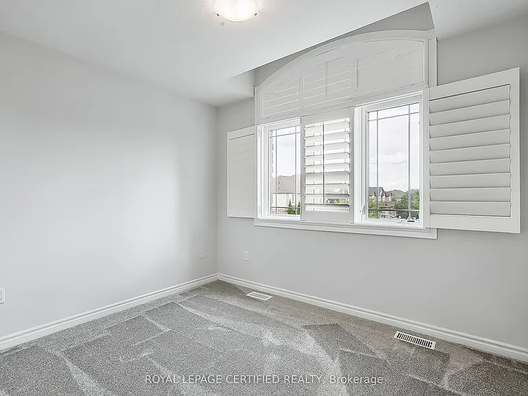 37 Wilkie Cres — Photo 16
