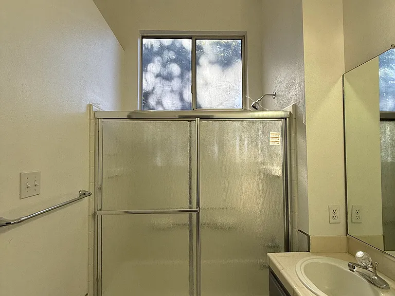2193 N Antioch Ave — Photo 11
