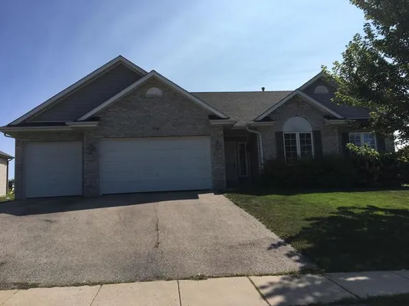 420 Ironwood Dr, Poplar Grove, IL 61065