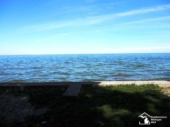 3rd image of 3684 Lakeshore Dr