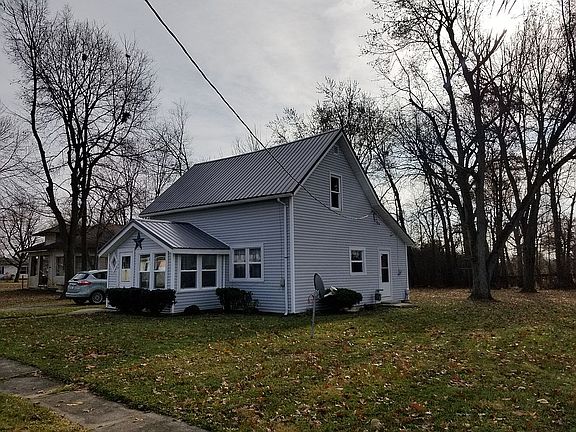 2nd image of 135 E Floral Ave