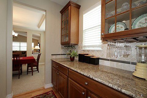 Walk-in & Butler's Pantry