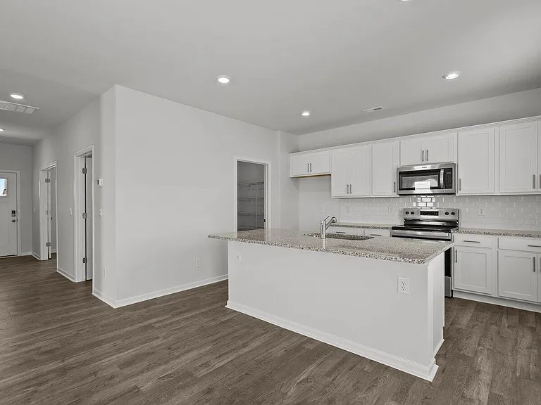 1025 Queensland Ln — Photo 17
