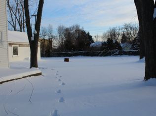 29447 Bridge St, Garden City, MI 48135