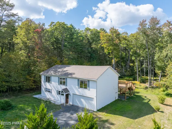 153 Hatton Rd, Hawley, PA 18428