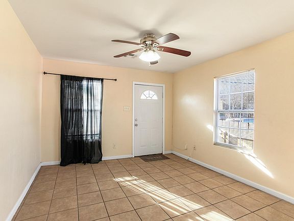 2nd image of 1617 Spain St