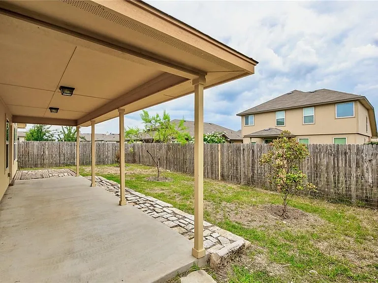 137 Langtry Ln — Photo 36