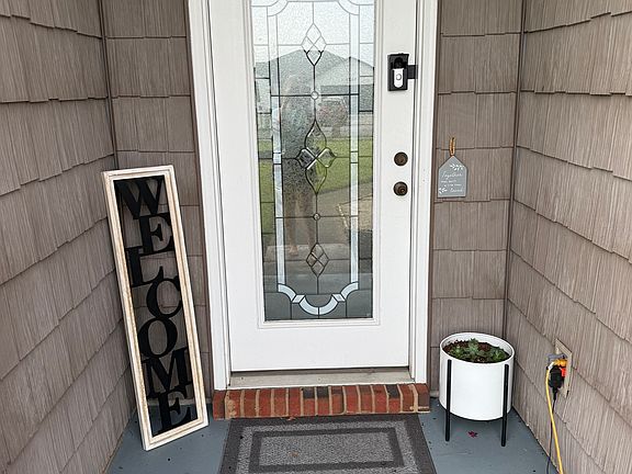 2nd image of 5422 Blue Dog Rd