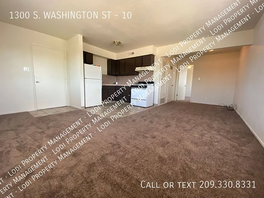 Upstairs 1 Bedroom Apartment — Photo 4