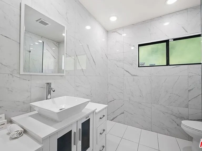 2617 S Beverly Dr — Photo 56