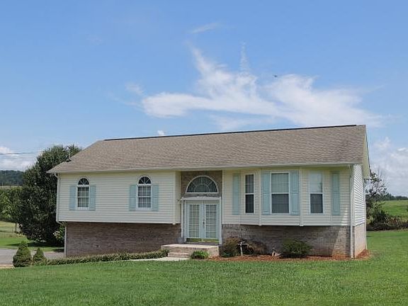 3rd image of 448 Austin Cir