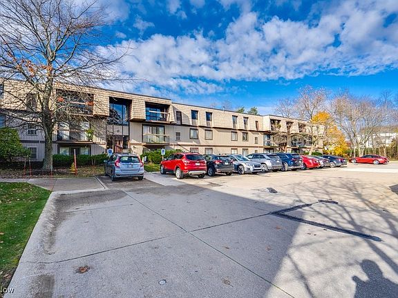 3rd image of 9830 Sunrise Blvd Unit S16