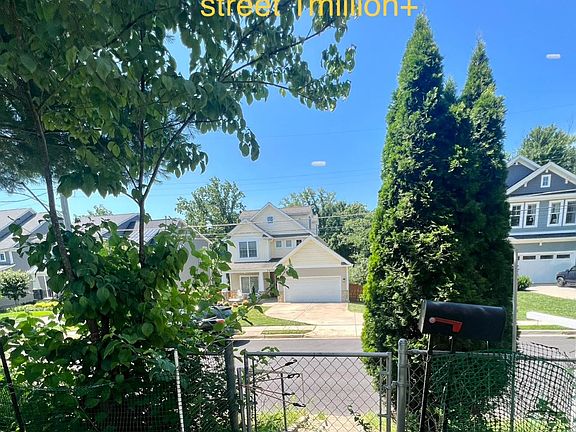 5th image of 7410 Bethune St
