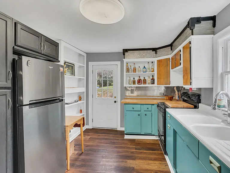 118 E Due West Ave — Photo 11