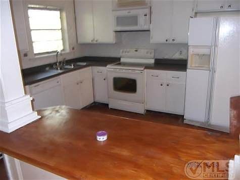 3rd image of 1218 Lucy St #1