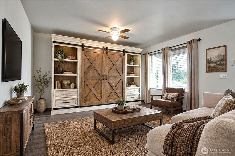 4th image of 308 Middleton Court SE