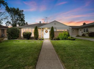 930 S 3rd Ave, Des Plaines, IL 60016