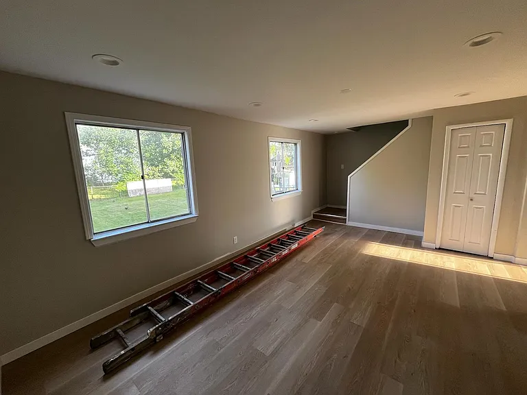 32105 Genessee St — Photo 5