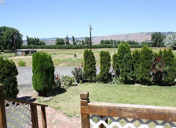 4th image of 916 Oak Dr