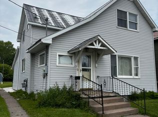 1206 Seymour St, Sault Sainte Marie, MI 49783