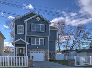 7 Shoreland Ter, Middletown, NJ 07748