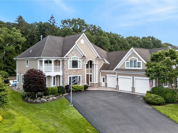 416 Sundance Trl, Webster, NY 14580