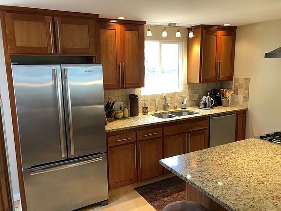 3rd image of 85 La Paz Dr