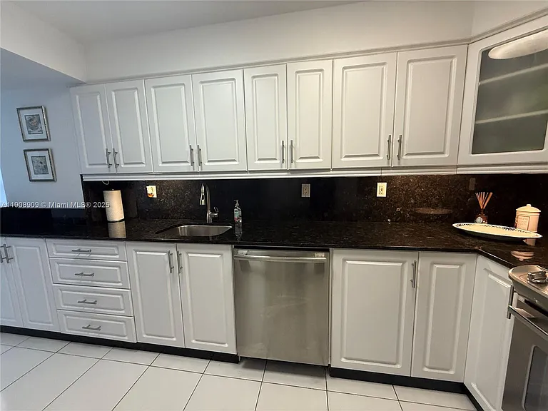 9511 Collins Ave #1208 — Photo 15