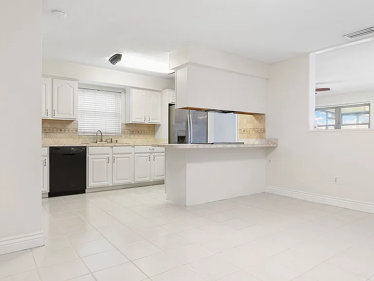 403 Bridgetown Ct — Photo 22