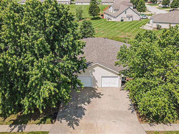 2nd image of 214 Parker Dr