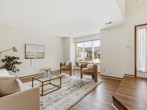3rd image of 407 King Dr #G