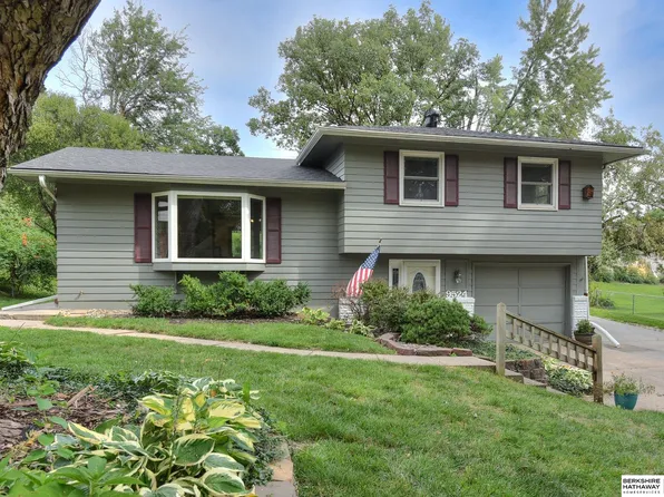 9524 Wirt St, Omaha, NE 68134