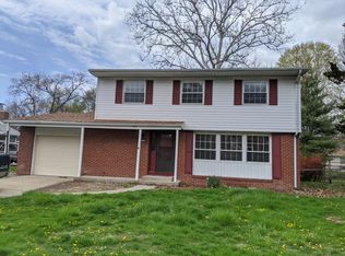 1915 Crescent Dr, Champaign, IL 61821