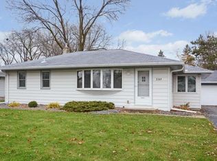 2347 Shoshone Rd, North Saint Paul, MN 55109