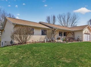 7910 W Park Hills Dr, Bloomington, MN 55438