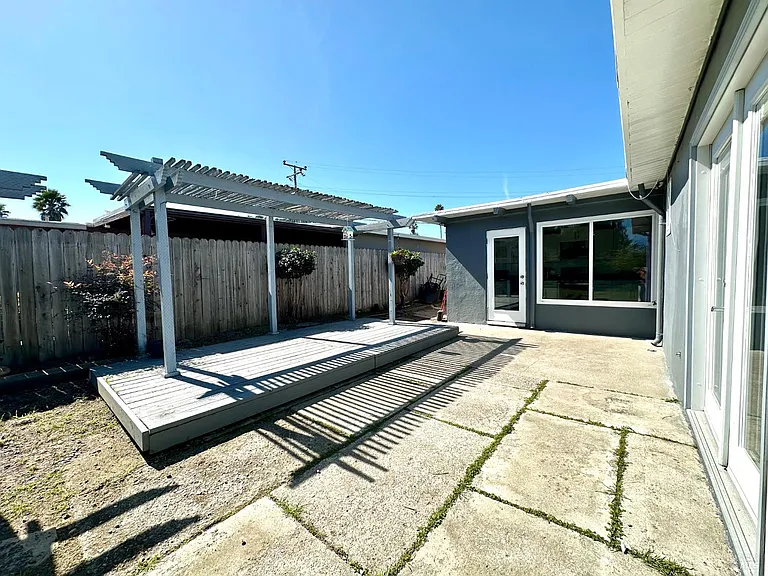 1111 Marionola Way — Photo 28
