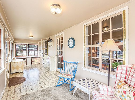 3rd image of 57 N Lincoln Ave