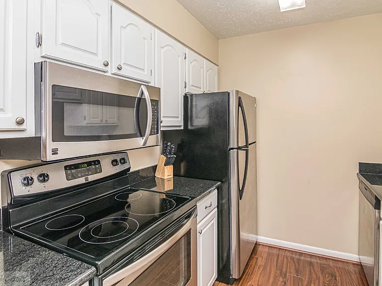 103 E Lockhaven Dr #D — Photo 10