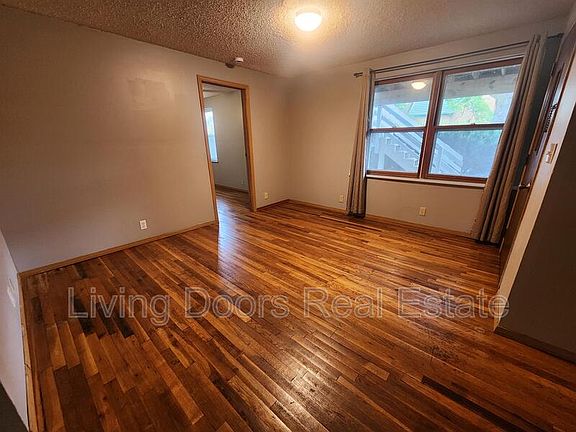 4th image of 1301 Hill St