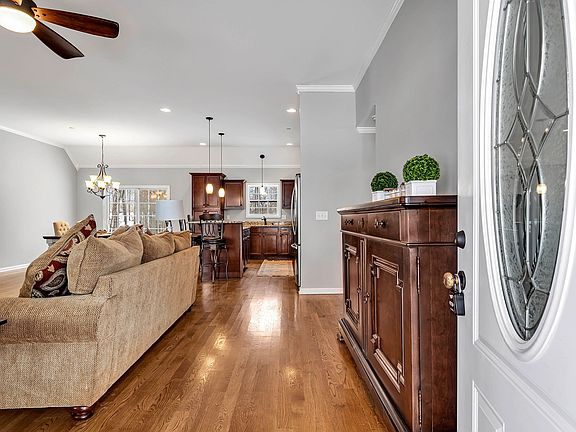 3rd image of 1075 Double Tree Ct