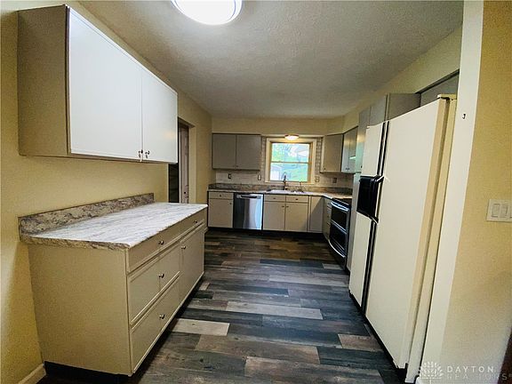 4th image of 370 Forestview Dr