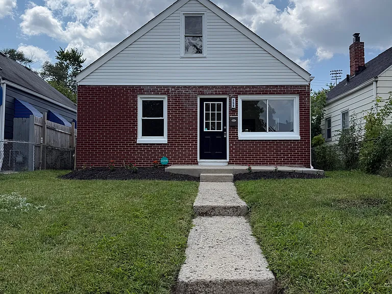 259 S Hague Ave — Photo 1