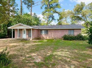 1406 E Houston Ave, Crockett, TX 75835